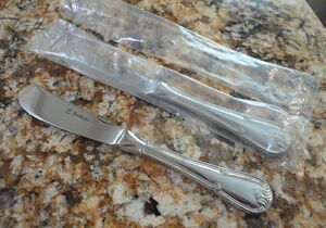 Fortessa Grand Rialto 2 Butter Spreaders 6 7/8" Glossy 18/10 Stainless Steel